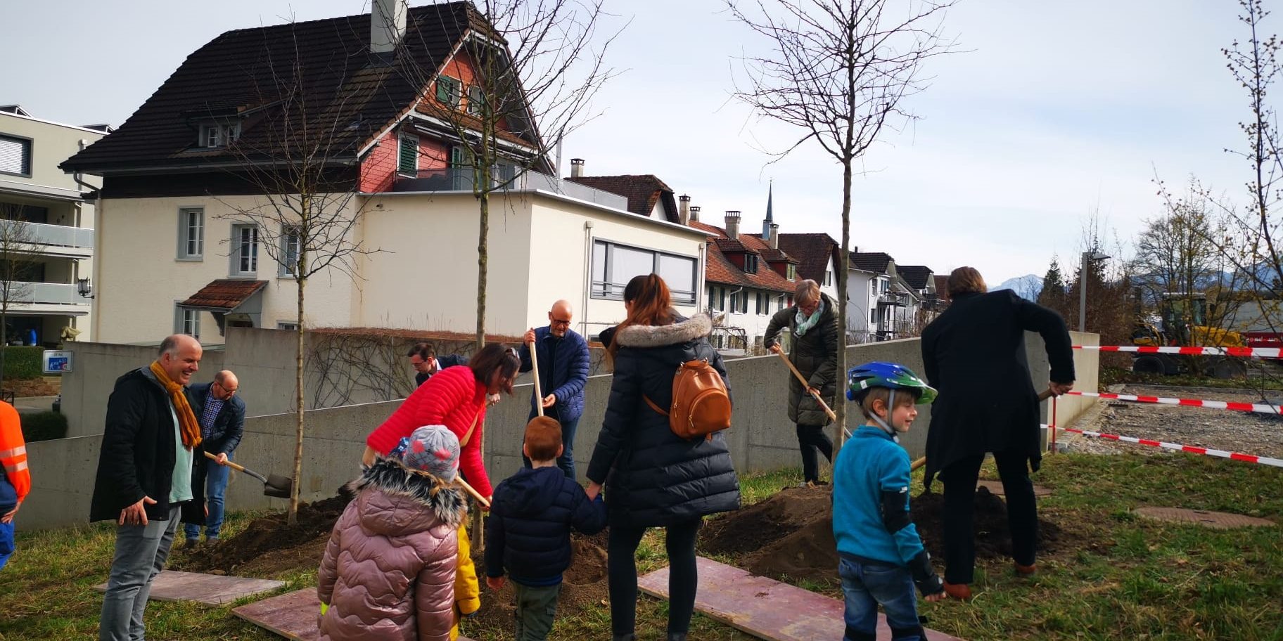 Spatenstich Generationenplatz Büel Cham